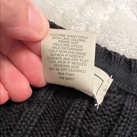 L.L. Bean Black V-Neck Cable Knit Sweater with 3/4 Sleeves size XL - Picture 3 of 14